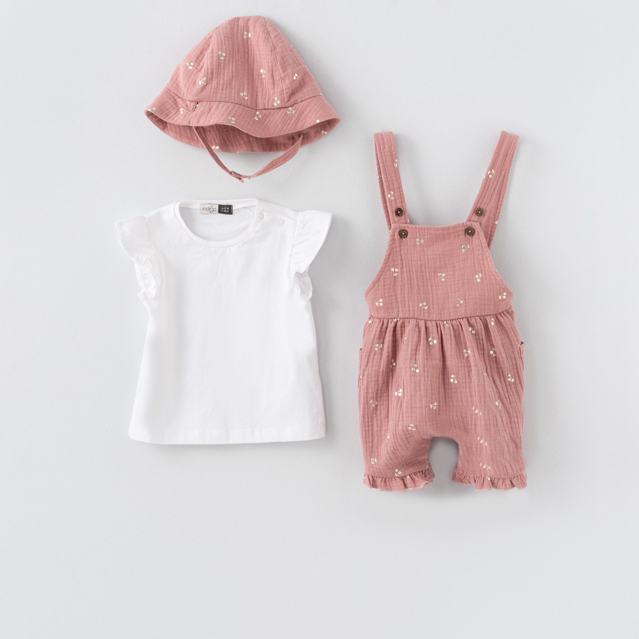 GIVA ROMPER WITH HAT AND T-SHIRT